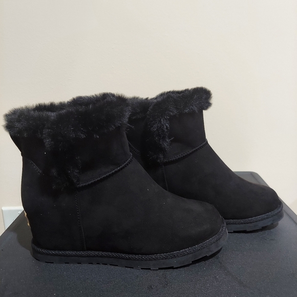 Juicy Couture Firecracker Boots - Picture 8 of 15